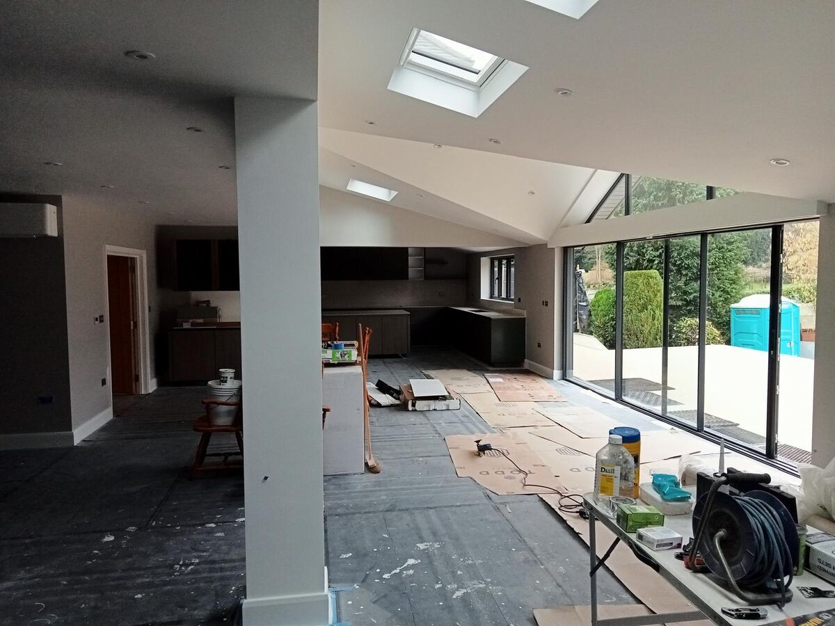 painting and decorating Chessington, KT9